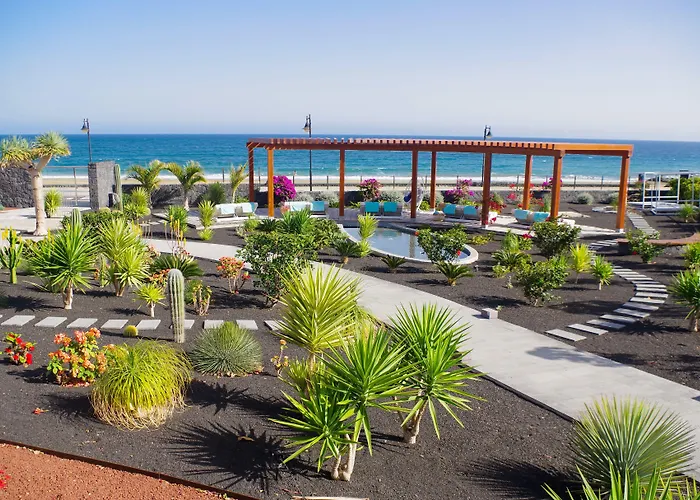 Hotel Lava Beach